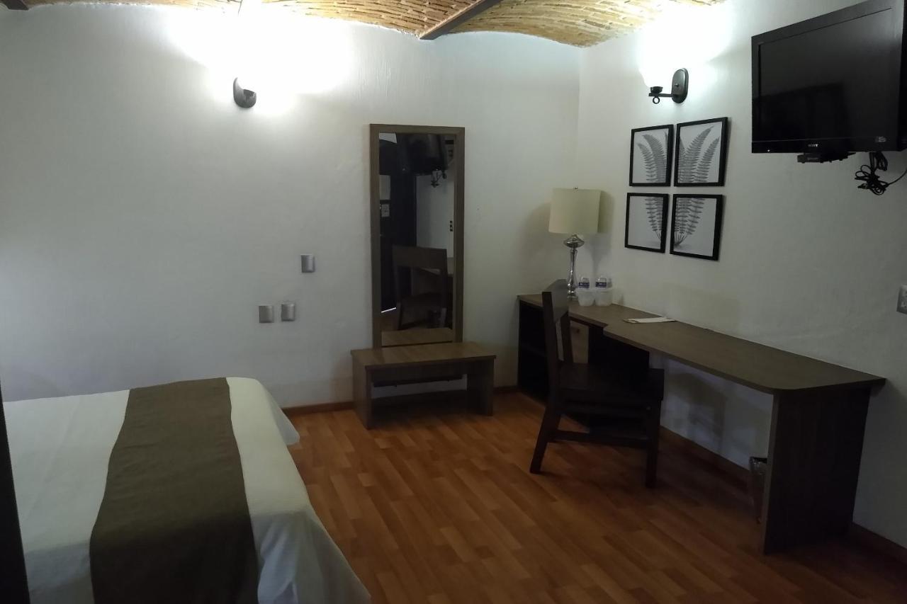 Hotel Villa Del Sol Expo غوادالاجارا المظهر الخارجي الصورة