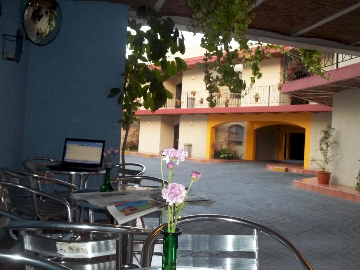 Hotel Villa Del Sol Expo غوادالاجارا المظهر الخارجي الصورة