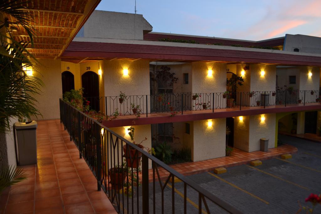 Hotel Villa Del Sol Expo غوادالاجارا المظهر الخارجي الصورة