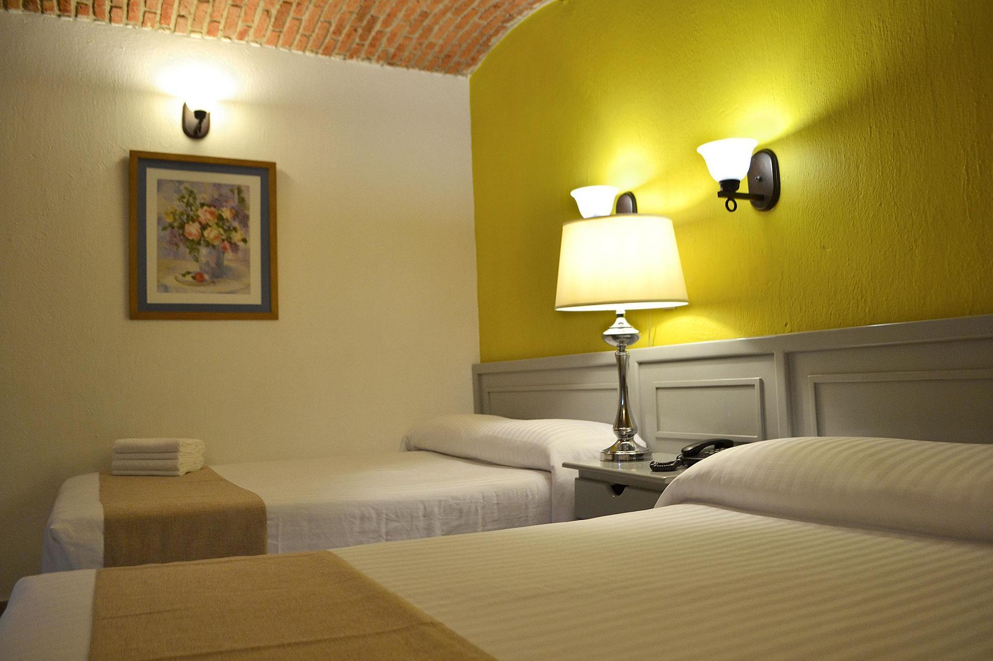 Hotel Villa Del Sol Expo غوادالاجارا المظهر الخارجي الصورة