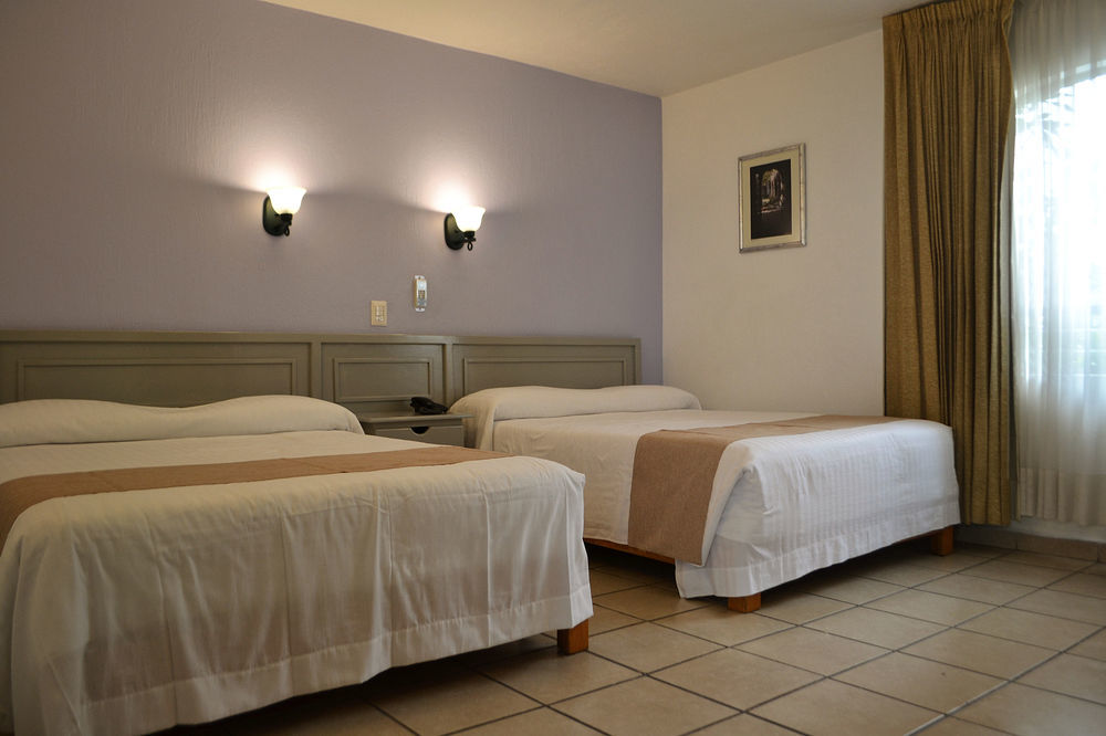 Hotel Villa Del Sol Expo غوادالاجارا المظهر الخارجي الصورة