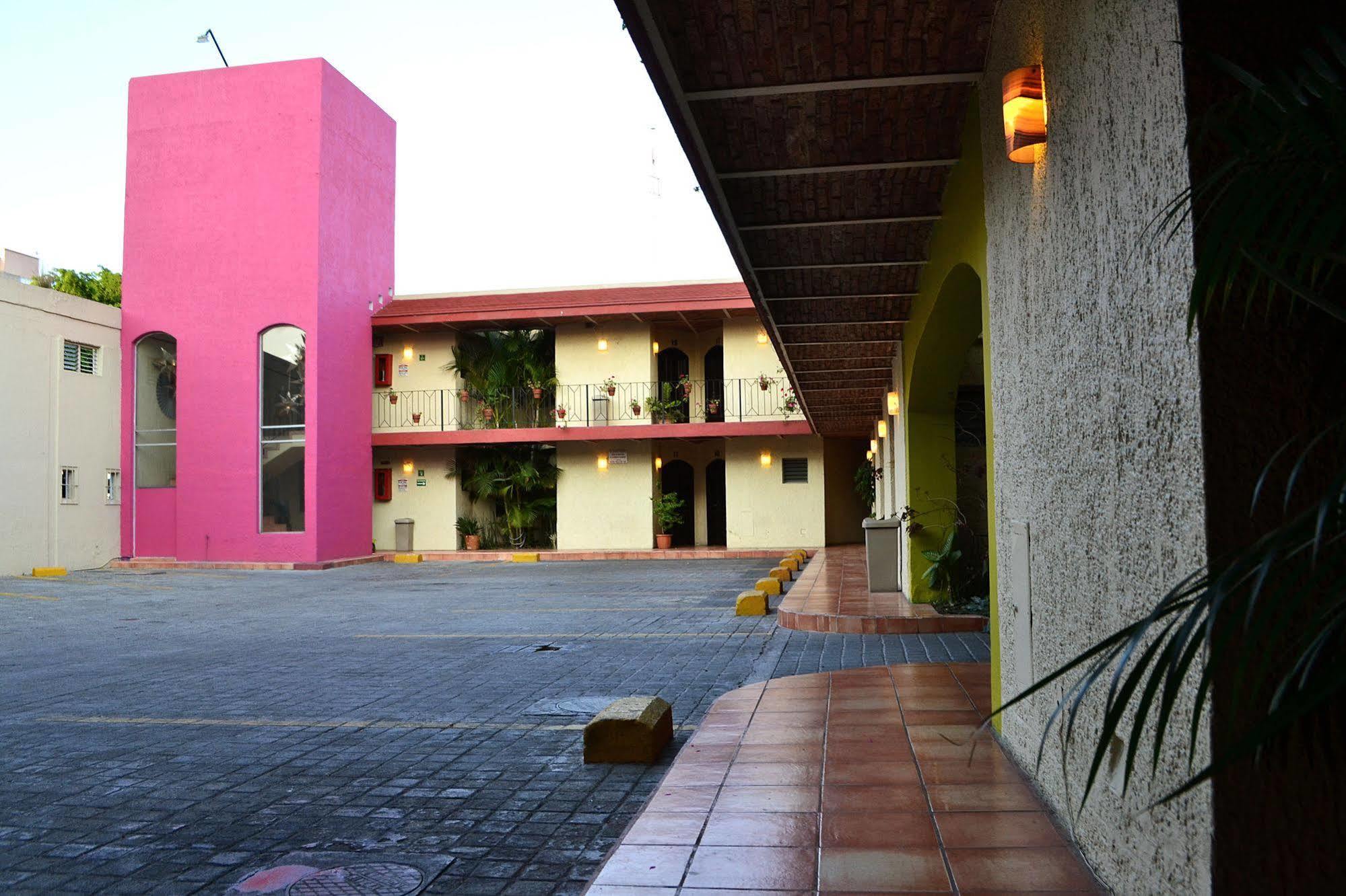 Hotel Villa Del Sol Expo غوادالاجارا المظهر الخارجي الصورة