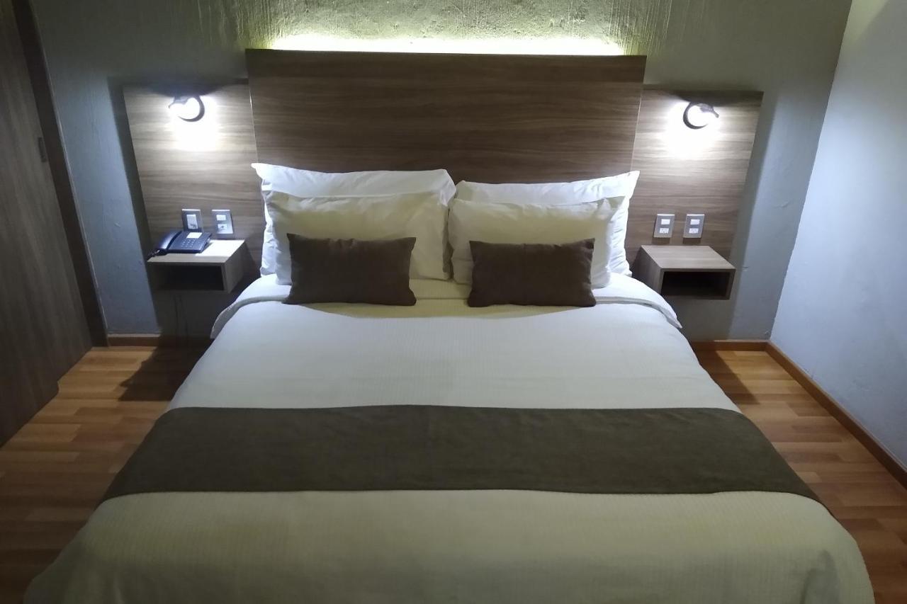 Hotel Villa Del Sol Expo غوادالاجارا المظهر الخارجي الصورة