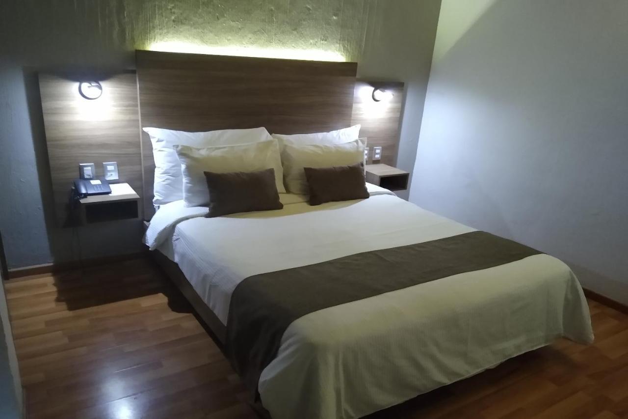 Hotel Villa Del Sol Expo غوادالاجارا المظهر الخارجي الصورة