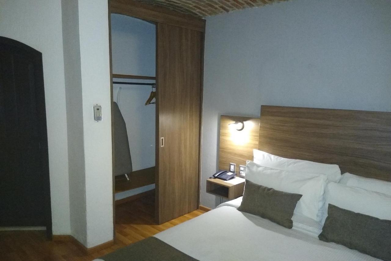 Hotel Villa Del Sol Expo غوادالاجارا المظهر الخارجي الصورة
