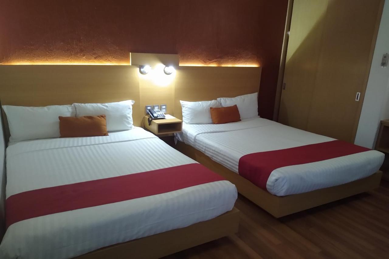 Hotel Villa Del Sol Expo غوادالاجارا المظهر الخارجي الصورة